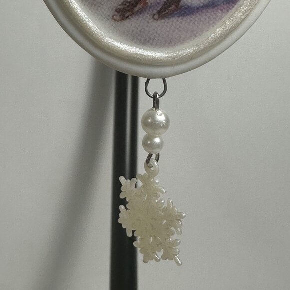 Hallmark Keepsake Ornament 2000 Our Christmas Together Fine Porcelain Decoration - Picture 4 of 6